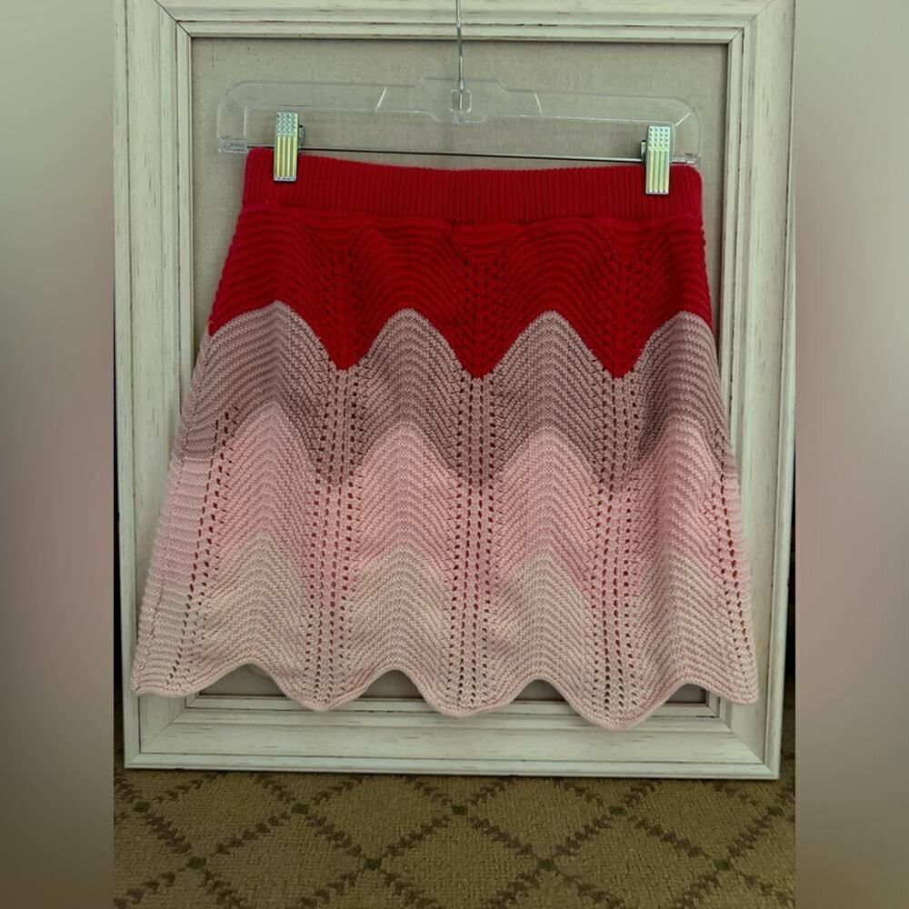 Storia red / pink multi colored crocheted mini skirt with scalloped hem L NWOT - Picture 2 of 7